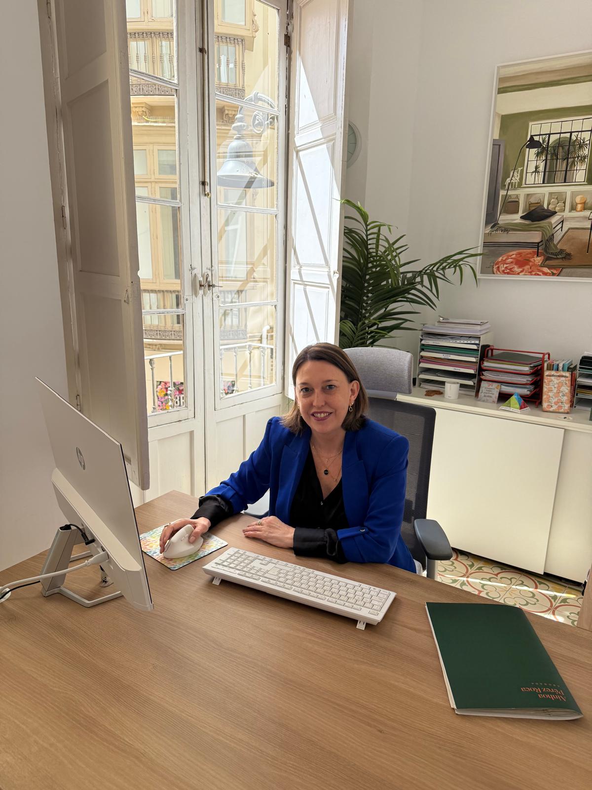 Aihnoa Pérez Roca, abogada de Málaga experta en derecho laboral.